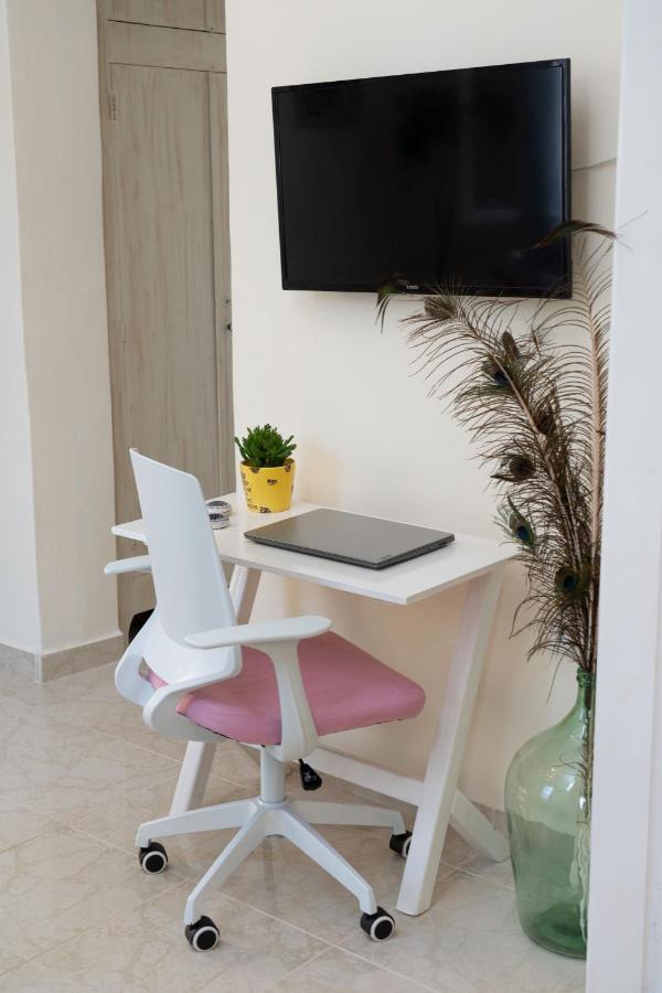 Flowers In The City - Elegant Home In Argostoli Extérieur photo